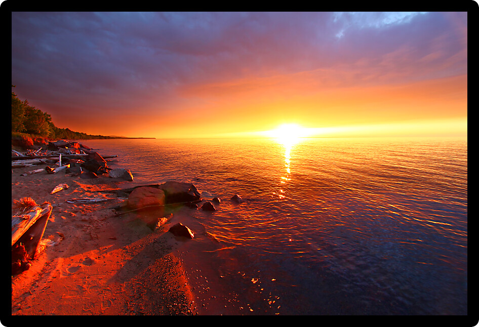 Beaches along Lake Superior in northern Michigan are a spectacular summer vacation destination.