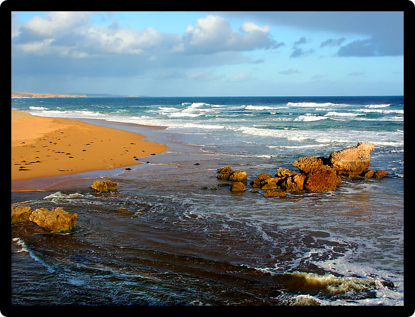 Waves crash along the beautiful coastline of southern Australia.