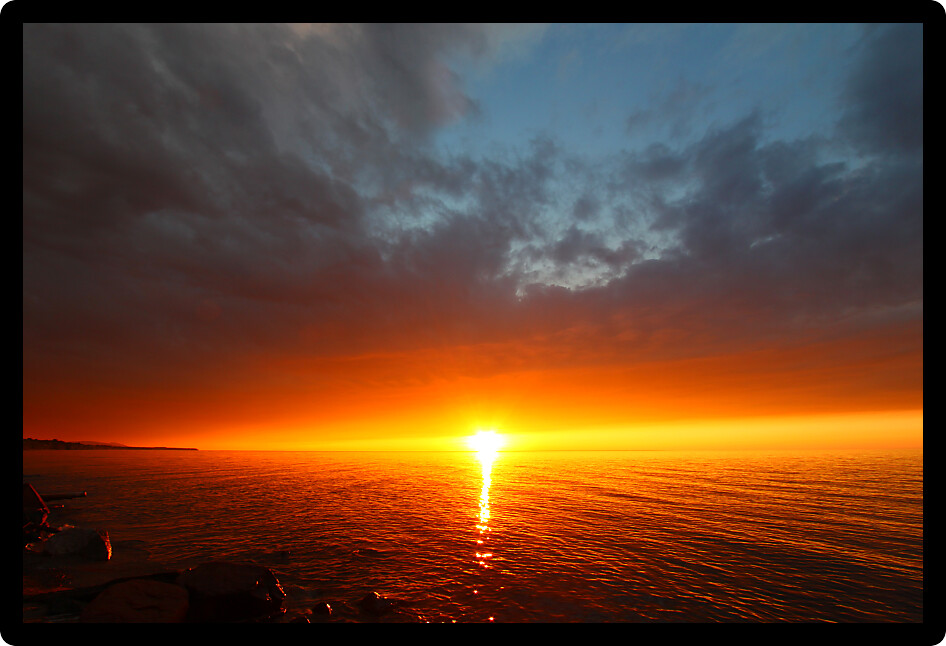 Beaches of Lake Superior in northern Michigan are a spectacular summer vacation destination.