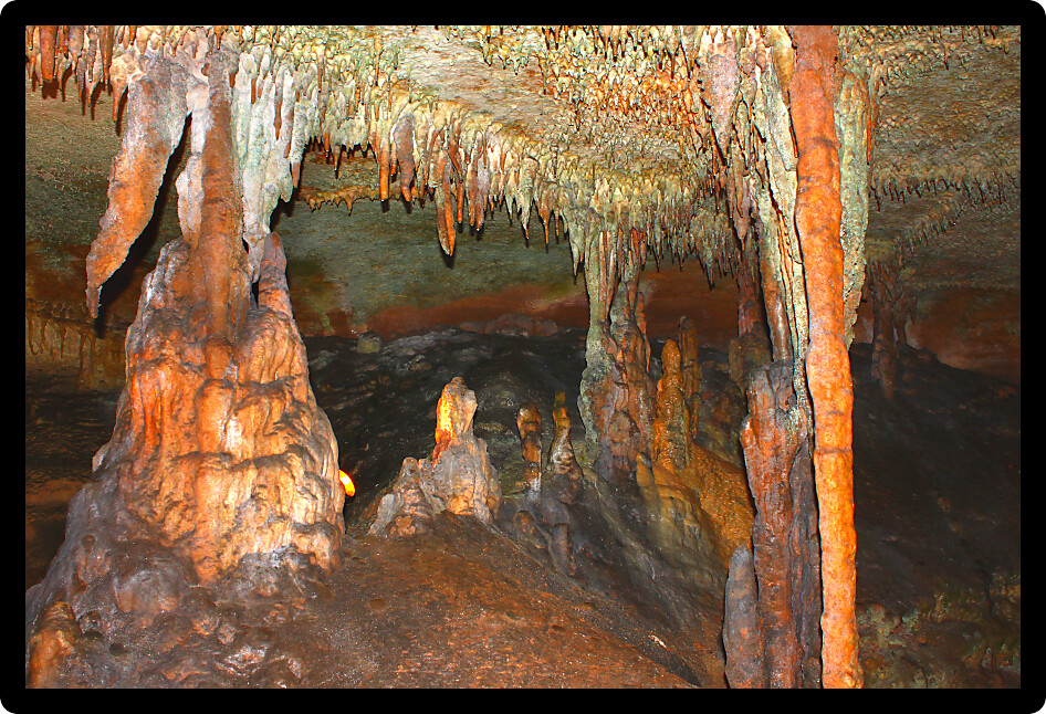 Marvelous column formation at Rickwood Caverns in Alabama.