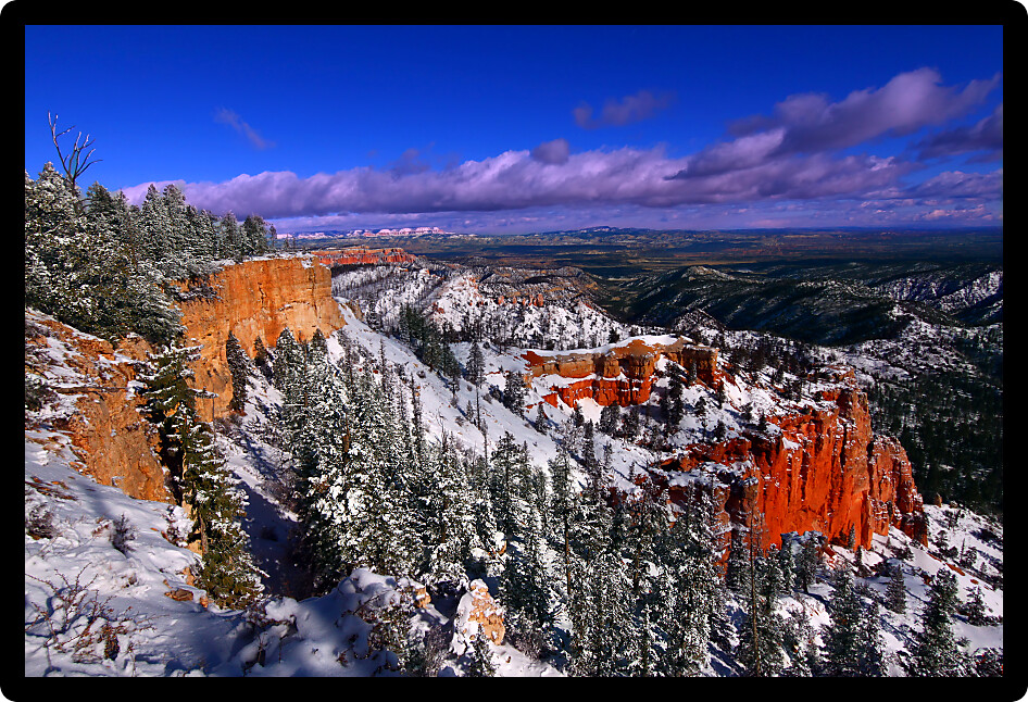 Beautiful snow covered cliffs of Bryce Canyon National Park of Utah.